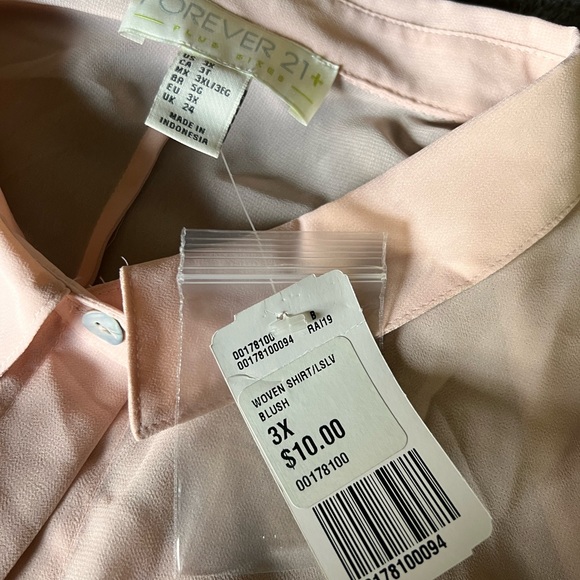NWT 🌟 Forever 21 Plus, plate pick, button up blouse - Picture 3 of 4